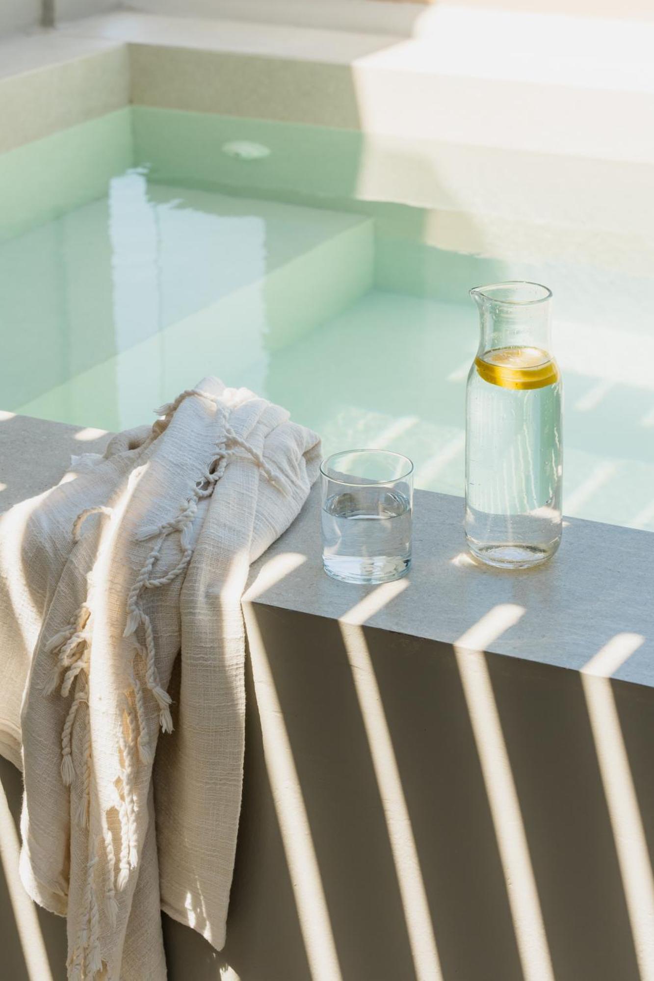Black Diamond Suites (Adults Only) Akrotírion Екстериор снимка